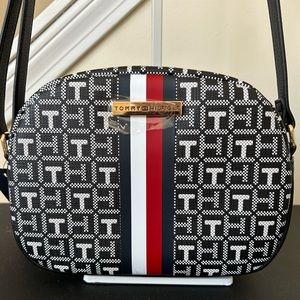 NWT Tommy Hilfiger Crossbody
